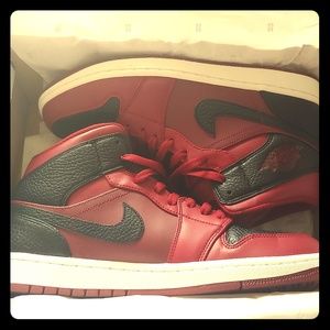 AJ 1 retro maroon